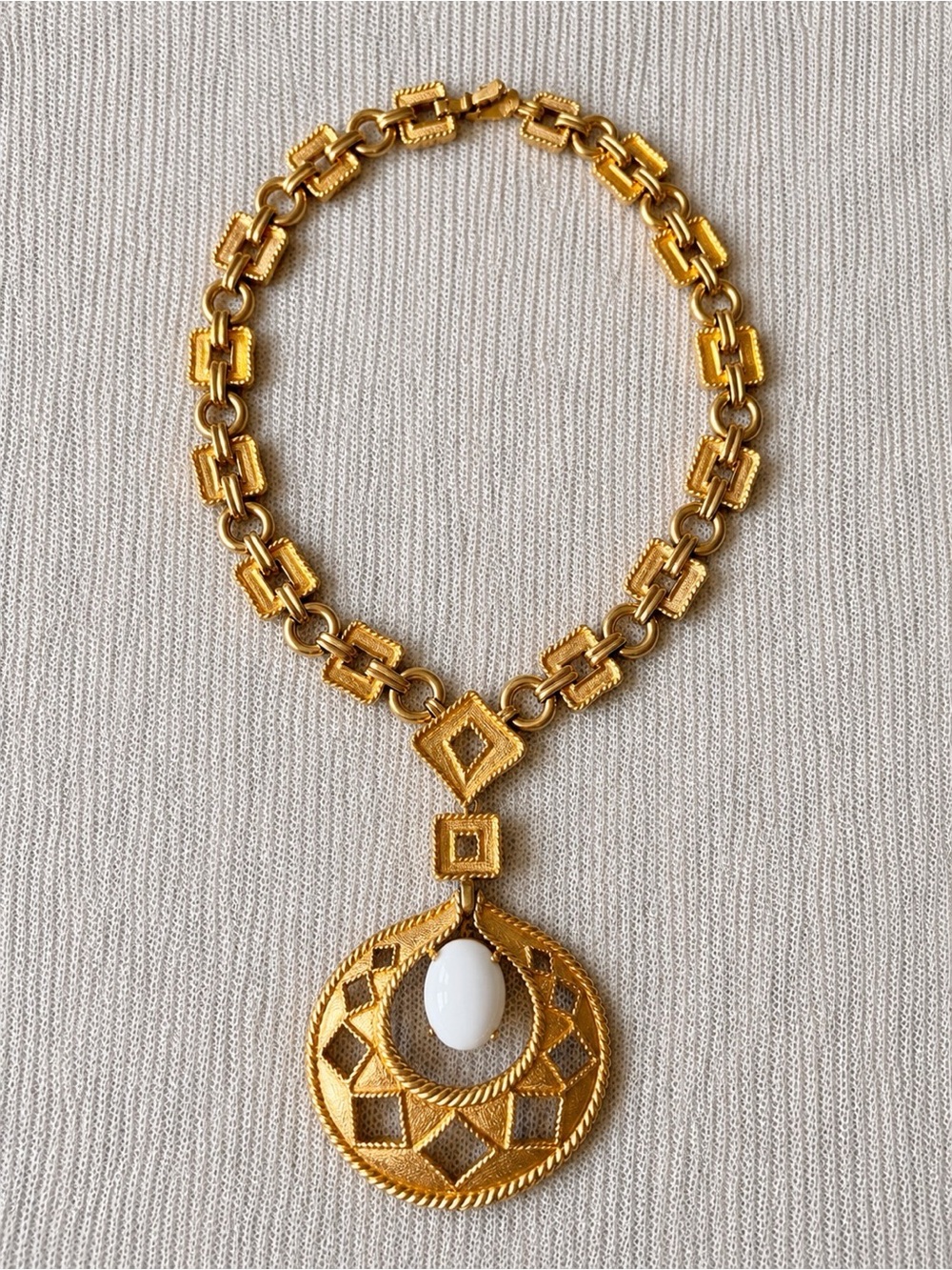 Vintage Signed Jomaz Gold Geometric Medallion Statement necklace 60-70s